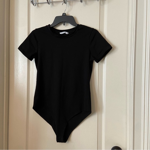 Women's Round Neck Short Sleeve Basic Bodysuit - Picture 4 of 10